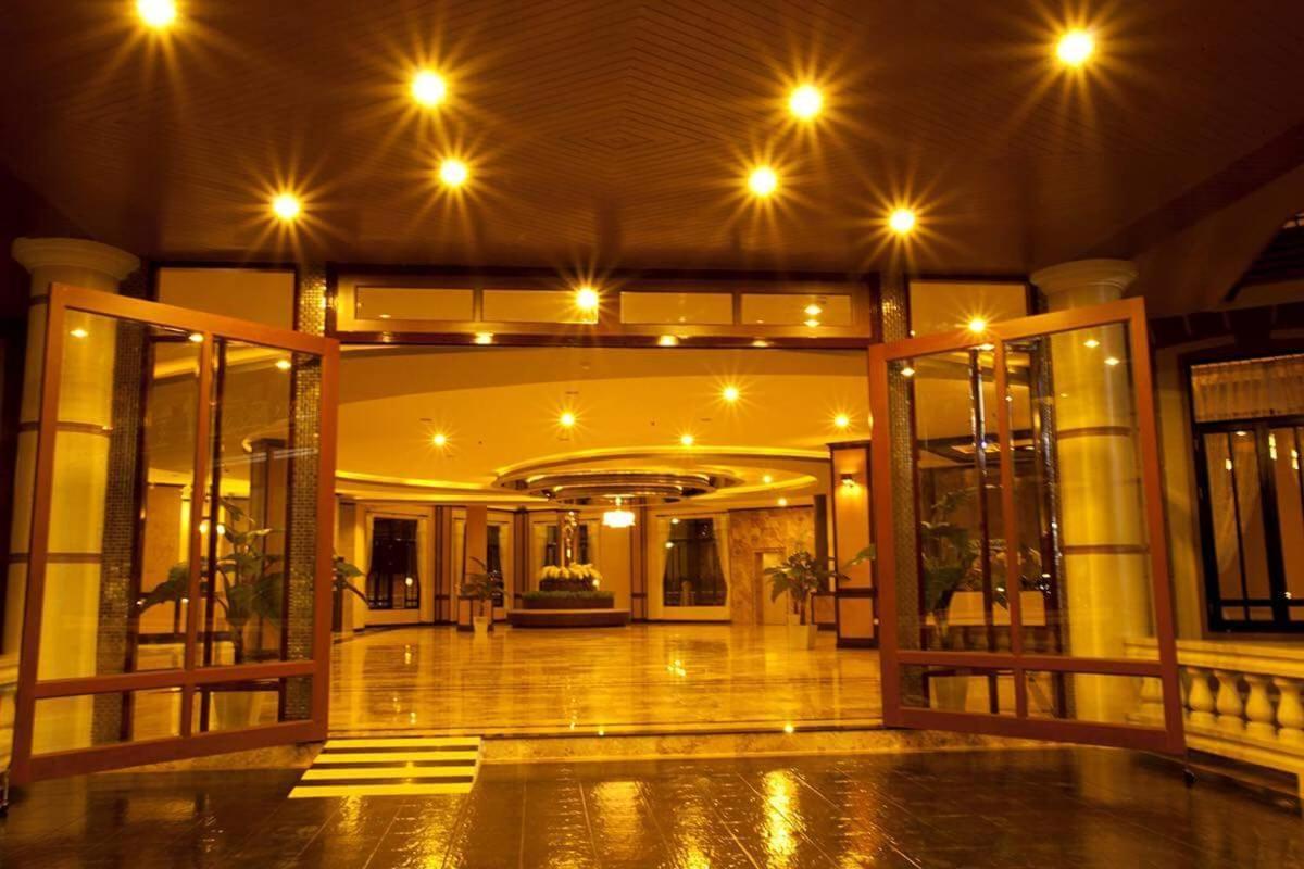 J&Y Lodge Hotel Chonburi Exteriér fotografie